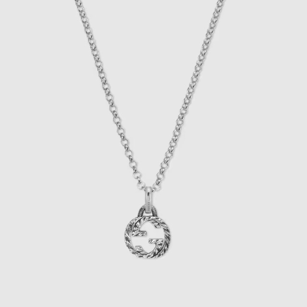 GUCCI Interlocking pendant necklace